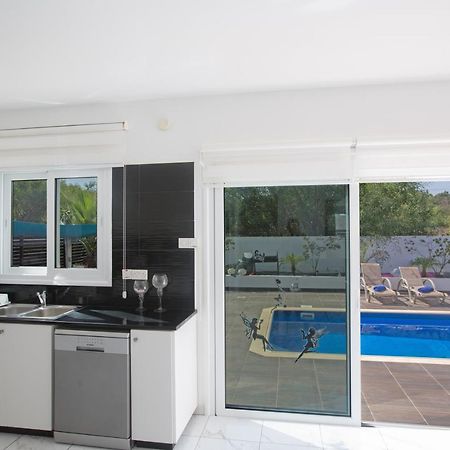 פרוטאראס Broadway Villas מראה חיצוני תמונה