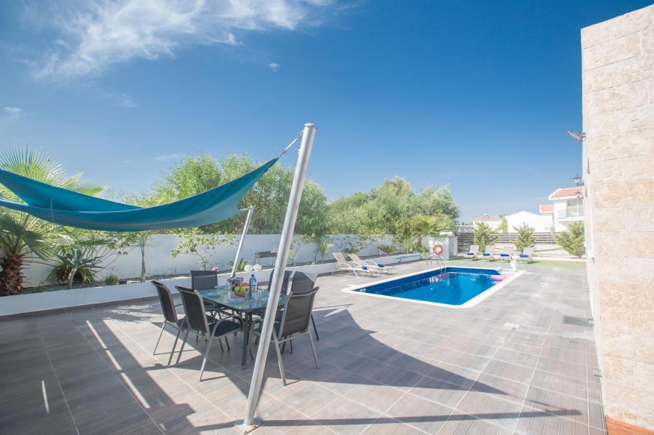 פרוטאראס Broadway Villas מראה חיצוני תמונה