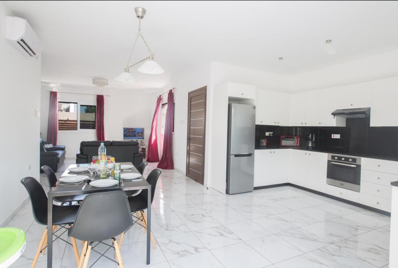 פרוטאראס Broadway Villas מראה חיצוני תמונה