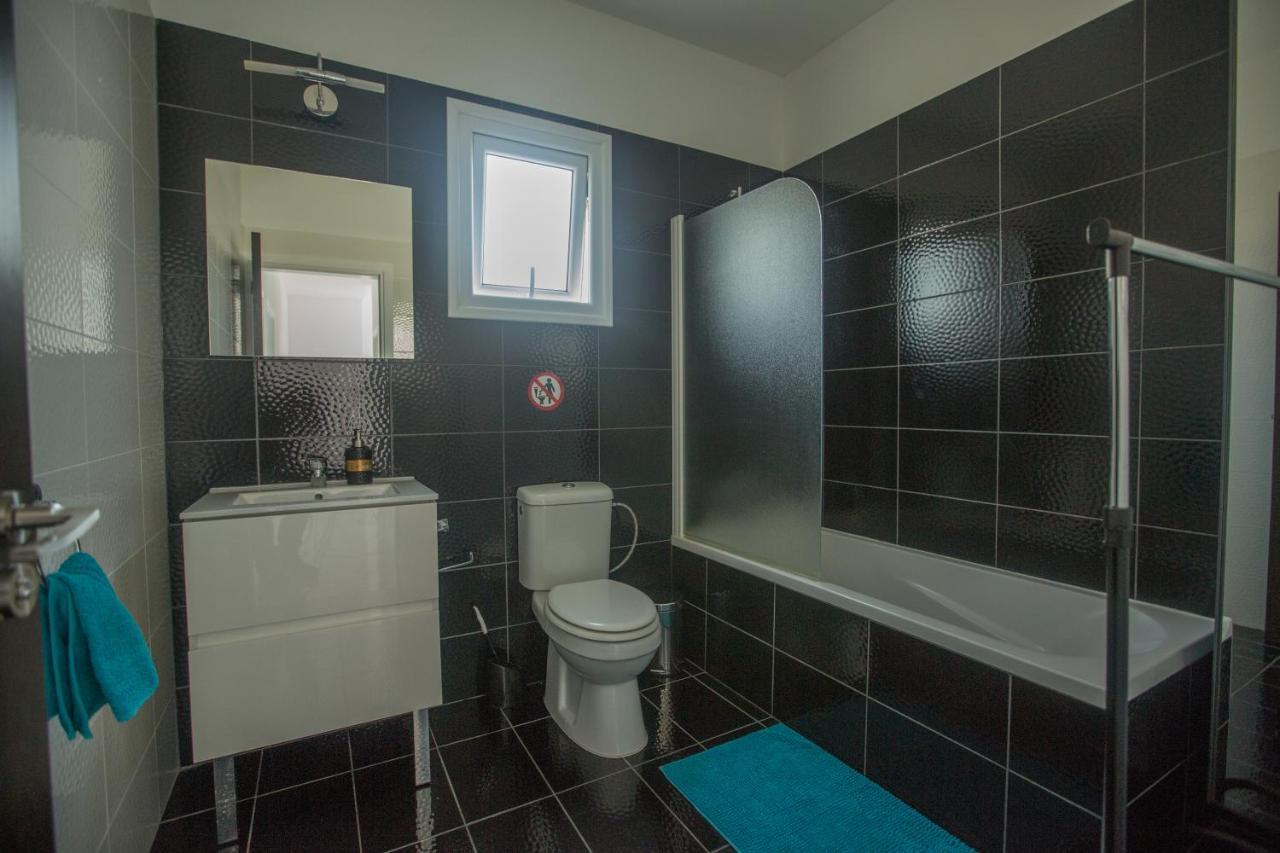 פרוטאראס Broadway Villas מראה חיצוני תמונה