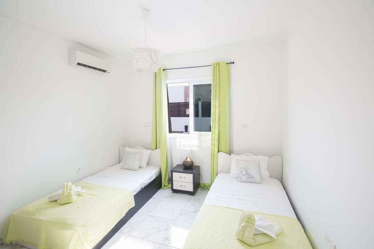פרוטאראס Broadway Villas מראה חיצוני תמונה